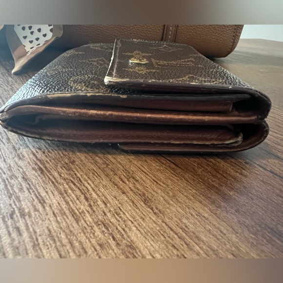 Louis Vuitton Compact Mono Wallet - Picture 5 of 10
